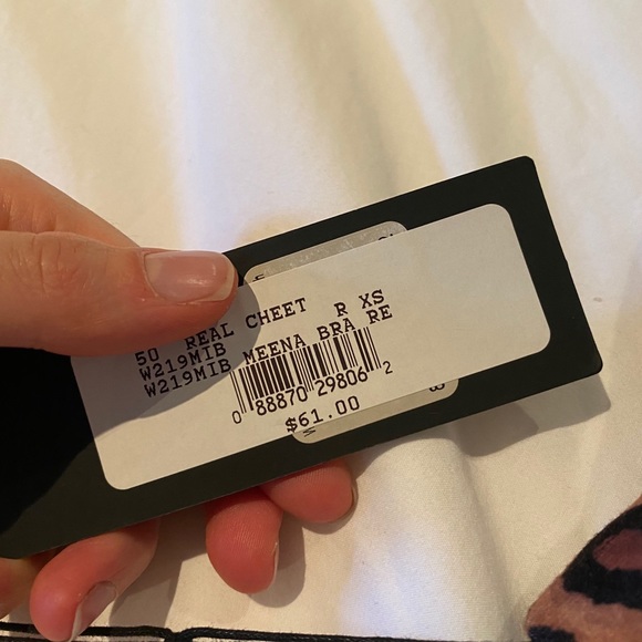 Wear it To Heart Leopard Sports Bra - Picture 5 of 7